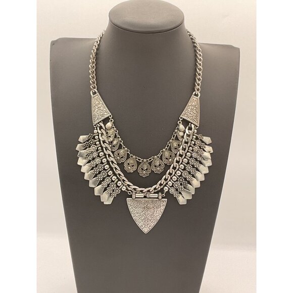 ETC Silver Tone Statement Necklace With Ornate Accents & Chain Detail - Picture 1 of 5